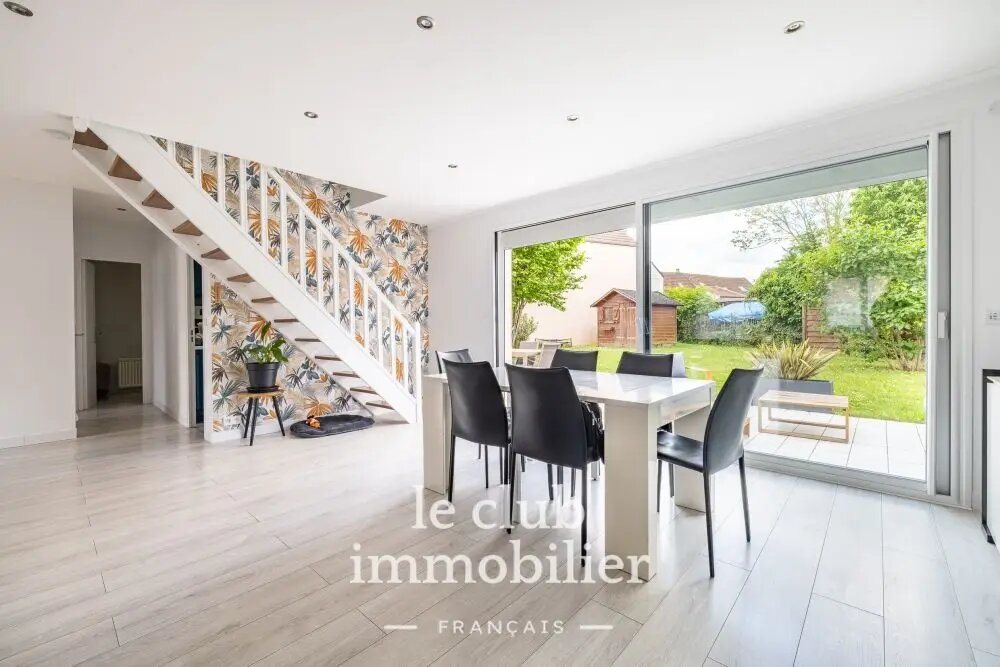 Maison à vendre, 135m², La Norville