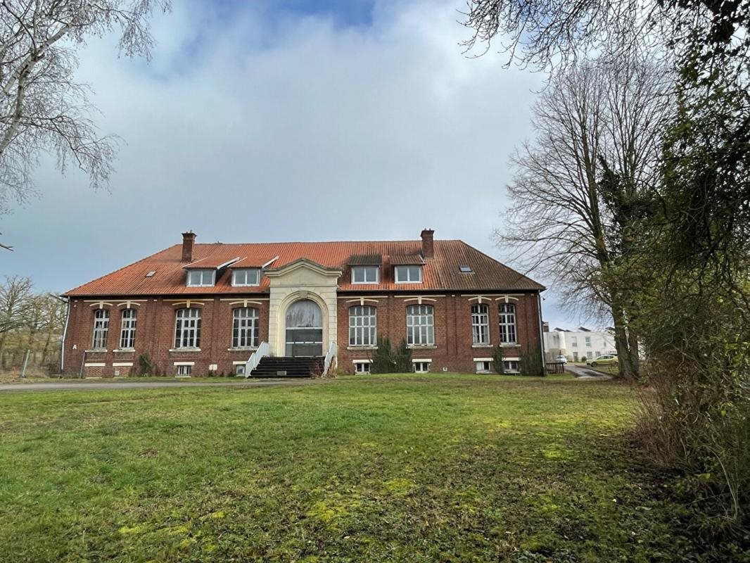 Maison à vendre, 1883m², Moreuil
