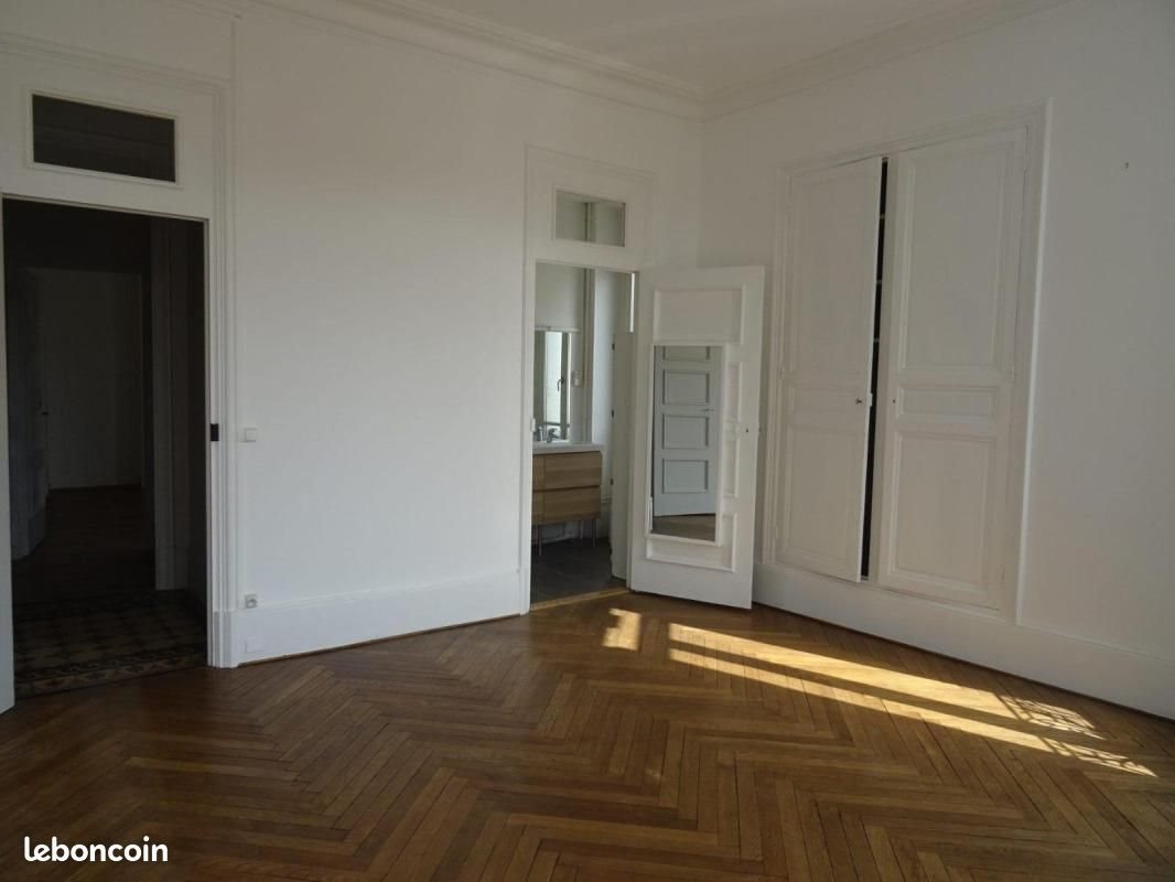 Appartement à louer, 188m², Valence