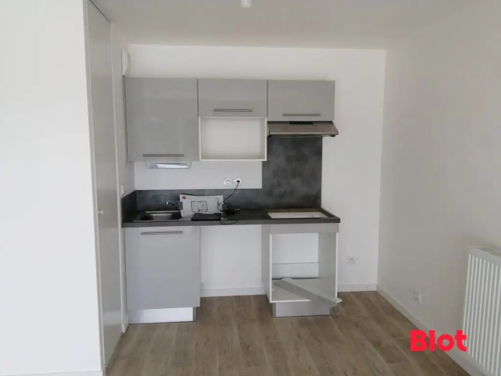 Appartement à louer, 42m², Theix