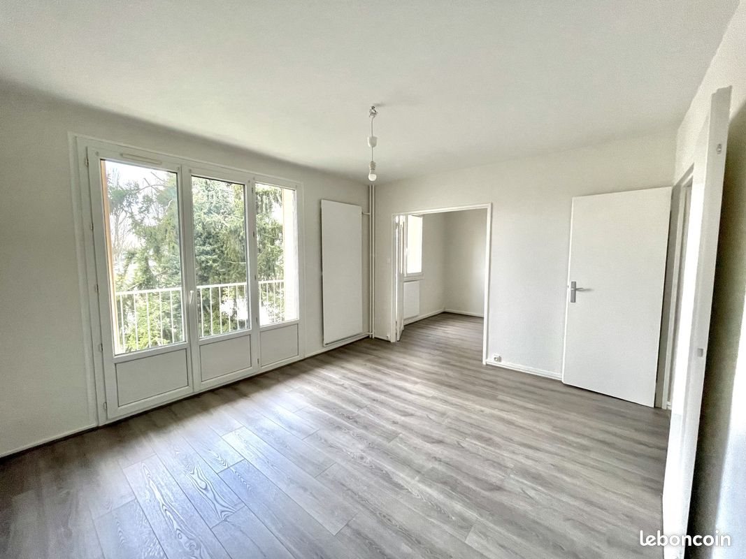 Appartement à louer, 57m², Saint-Max
