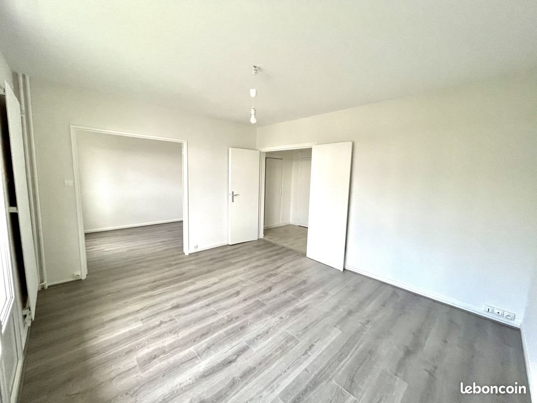 Appartement à louer, 57m², Saint-Max