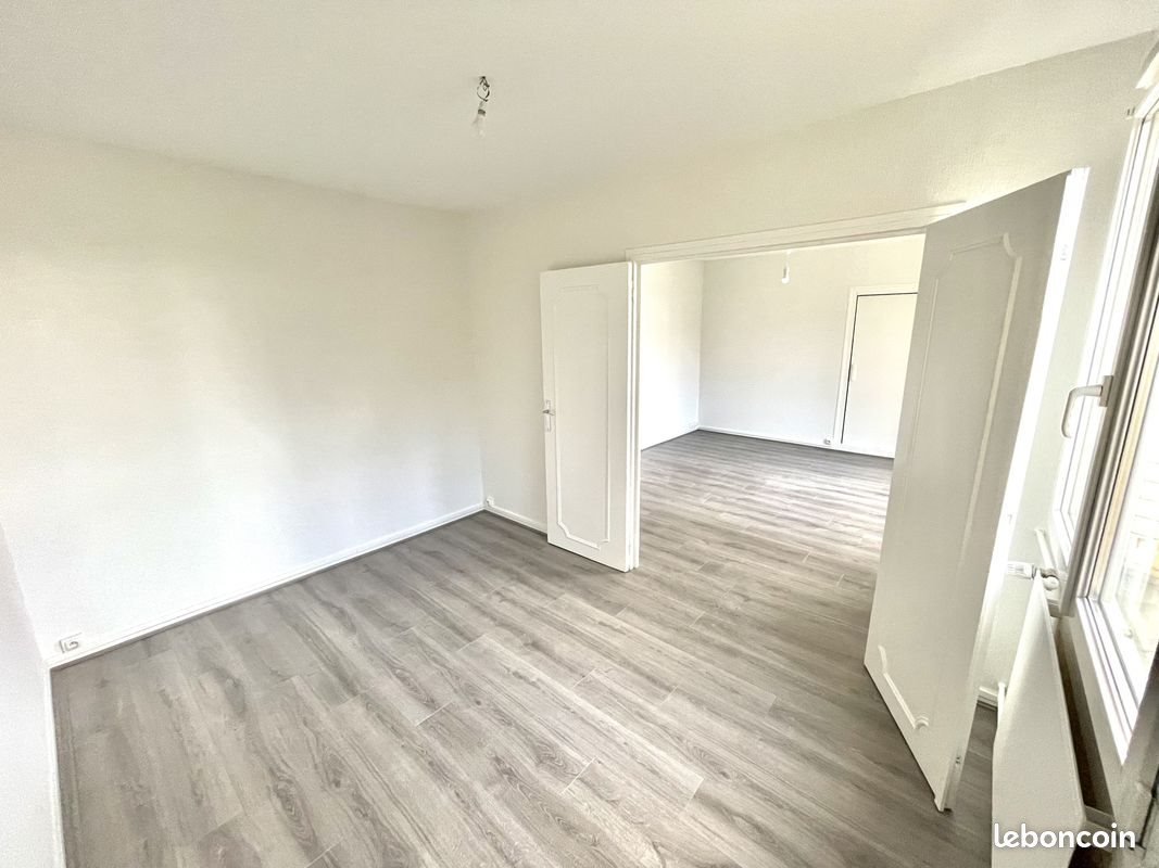 Appartement à louer, 57m², Saint-Max