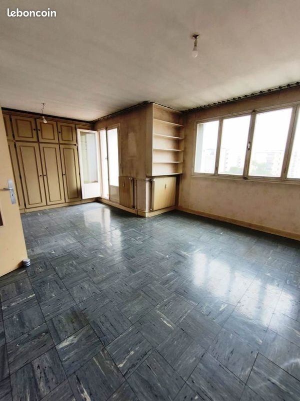 Appartement à vendre, 74m², Saint-Max