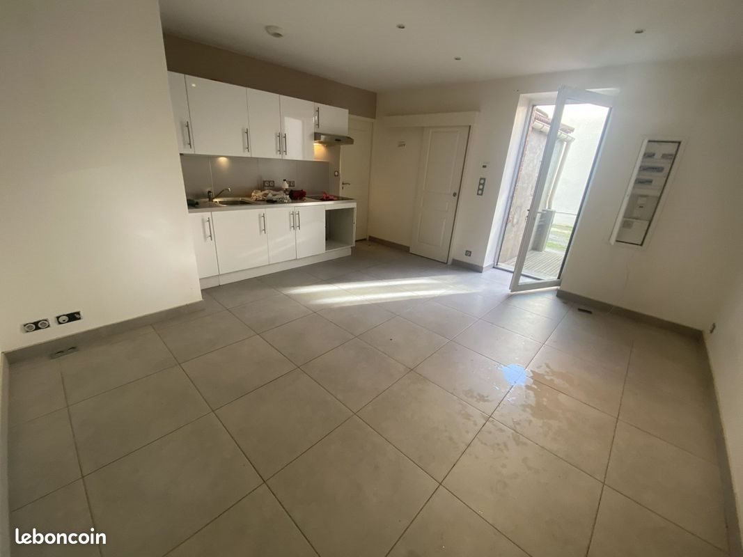 Appartement à louer, 35m², Saint-Romain-le-Puy