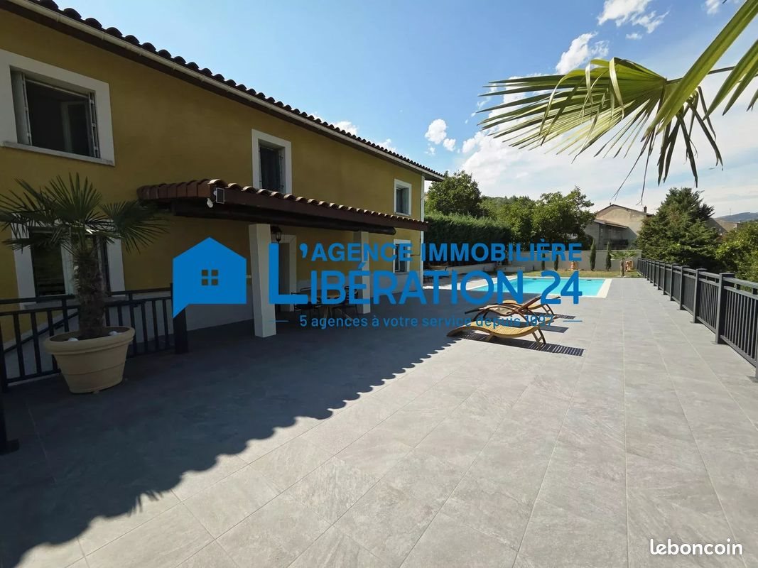 Maison à vendre, 135m², Genilac
