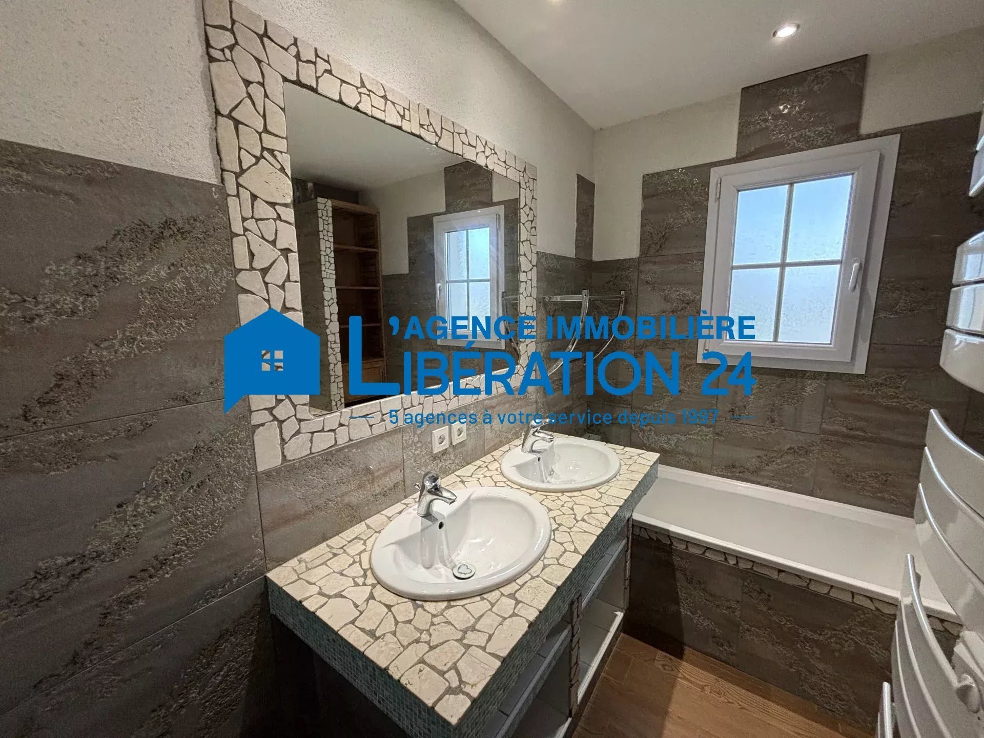 Maison à vendre, 202m², Saint-Médard-en-Forez