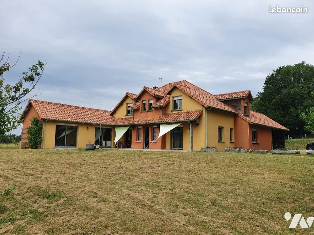 Maison à vendre, 216m², Saint-Yrieix-les-Bois