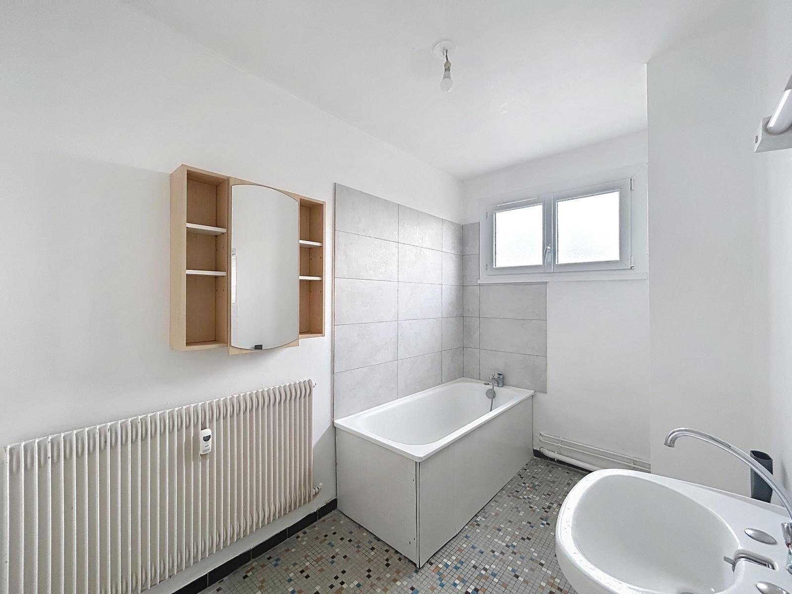 Appartement à louer, 44m², Tinqueux