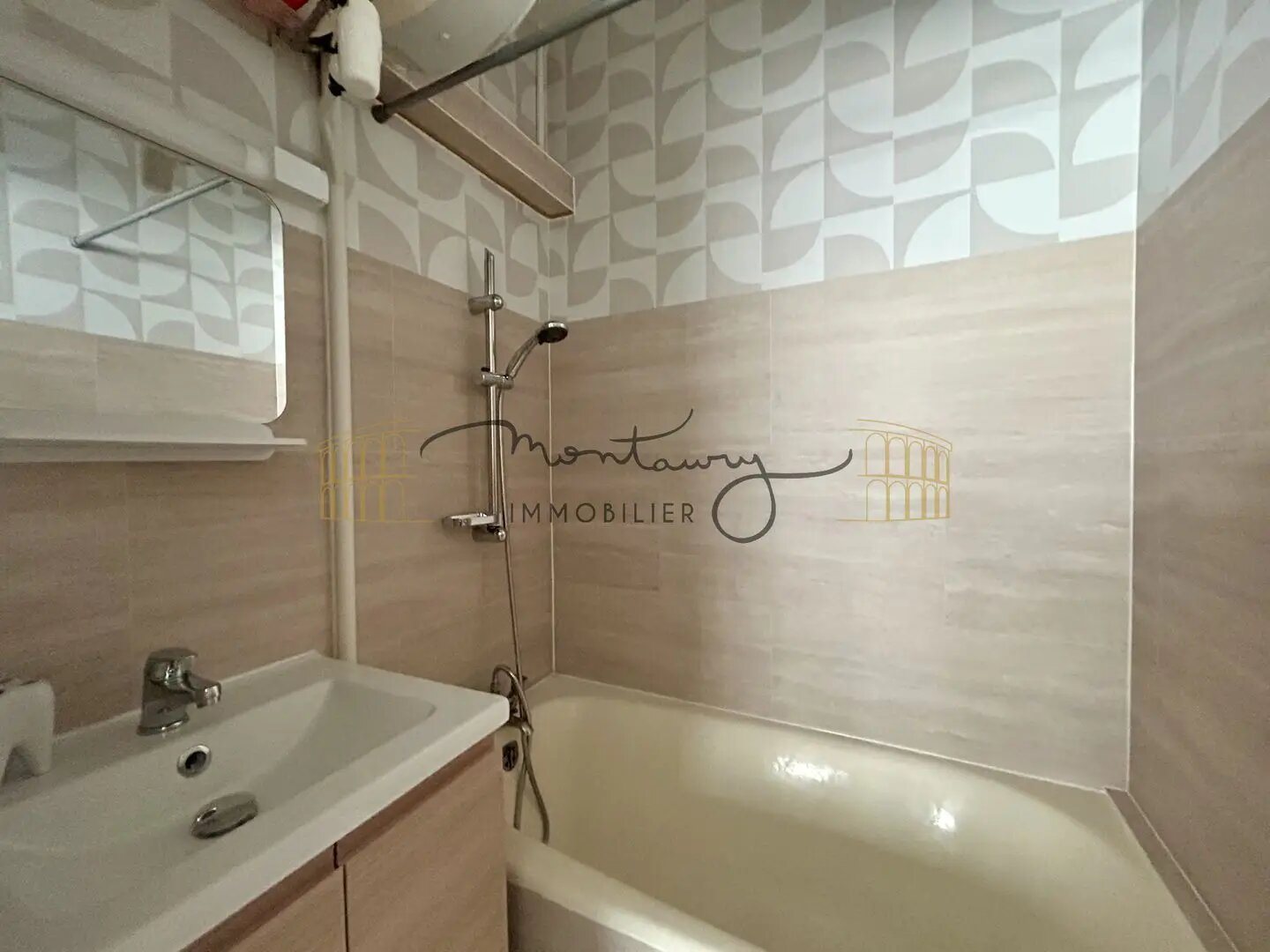Appartement à louer, 18m², Nîmes