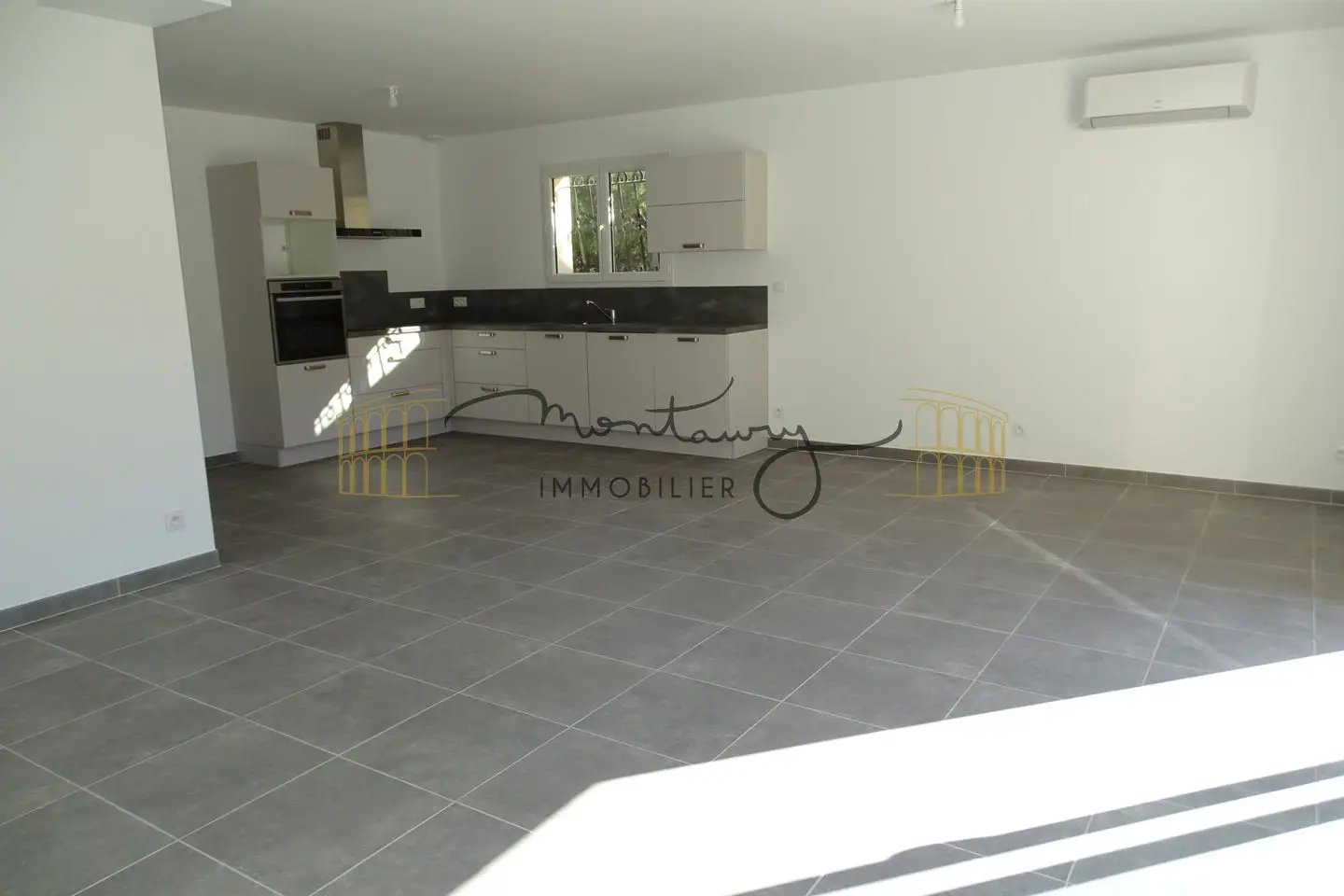 Maison à louer, 80m², Comps