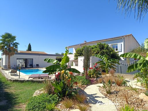 Maison 7 pièces 249 m² · à Caveirac · 249 m² · 820 000 €