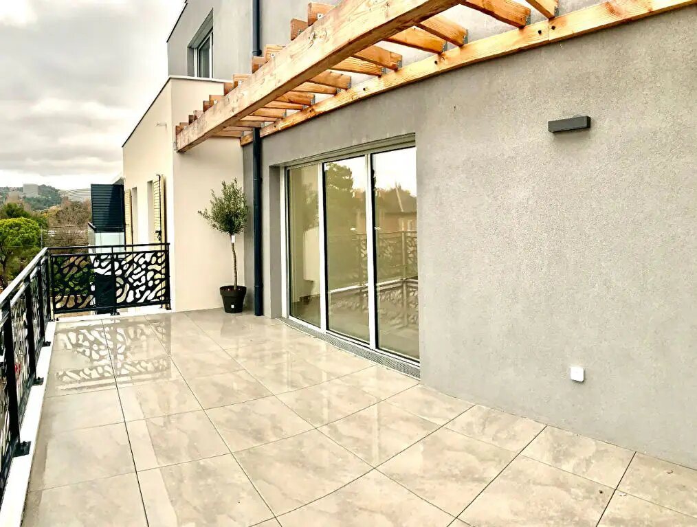 Appartement à louer, 60m², Marseille 8ème