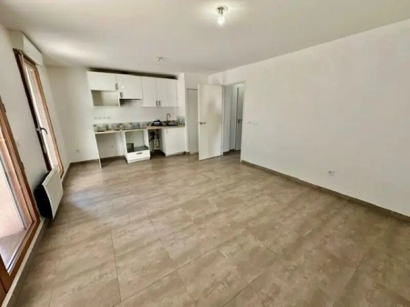 Appartement à louer, 42m², Châteauneuf-le-Rouge