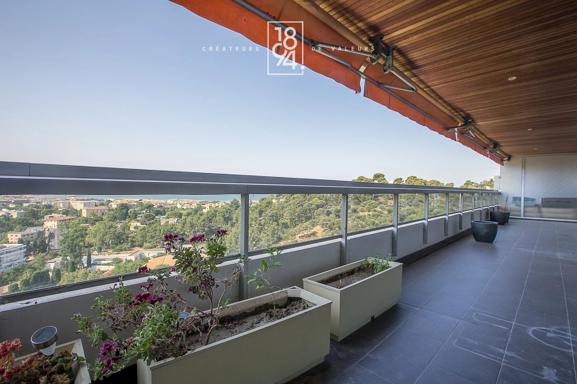Appartement à louer, 173m², Marseille 8ème