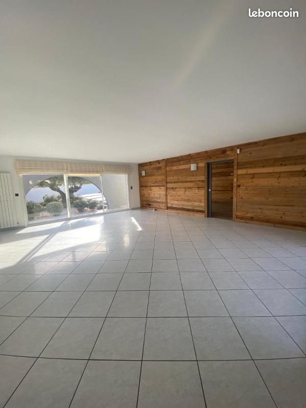 Maison à louer, 196m², Thuir