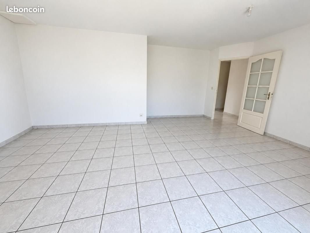 Maison à louer, 70m², Llupia