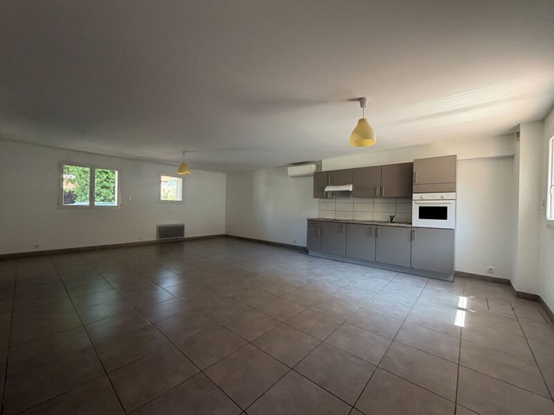 Appartement à louer, 72m², Bages
