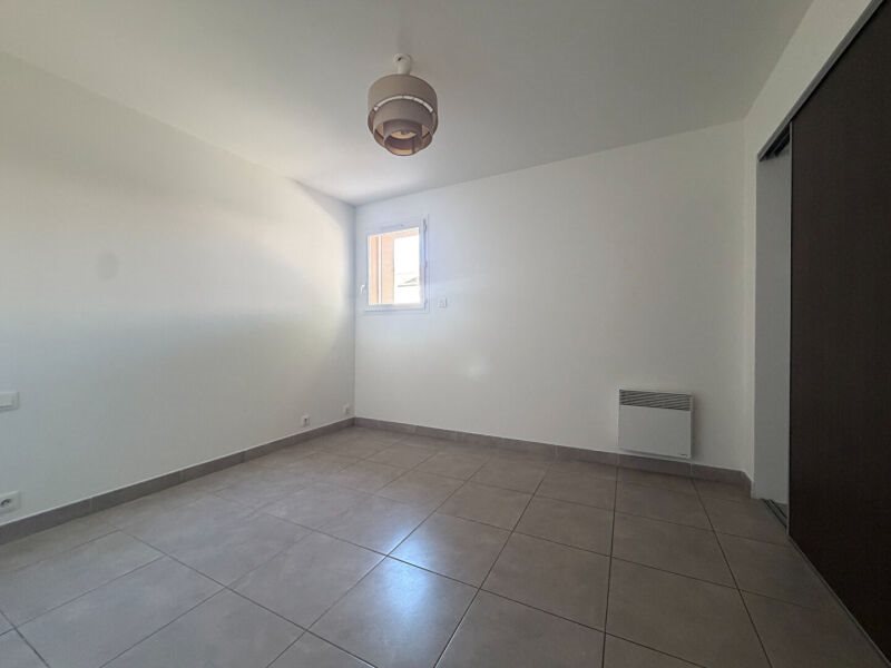 Appartement à louer, 72m², Bages