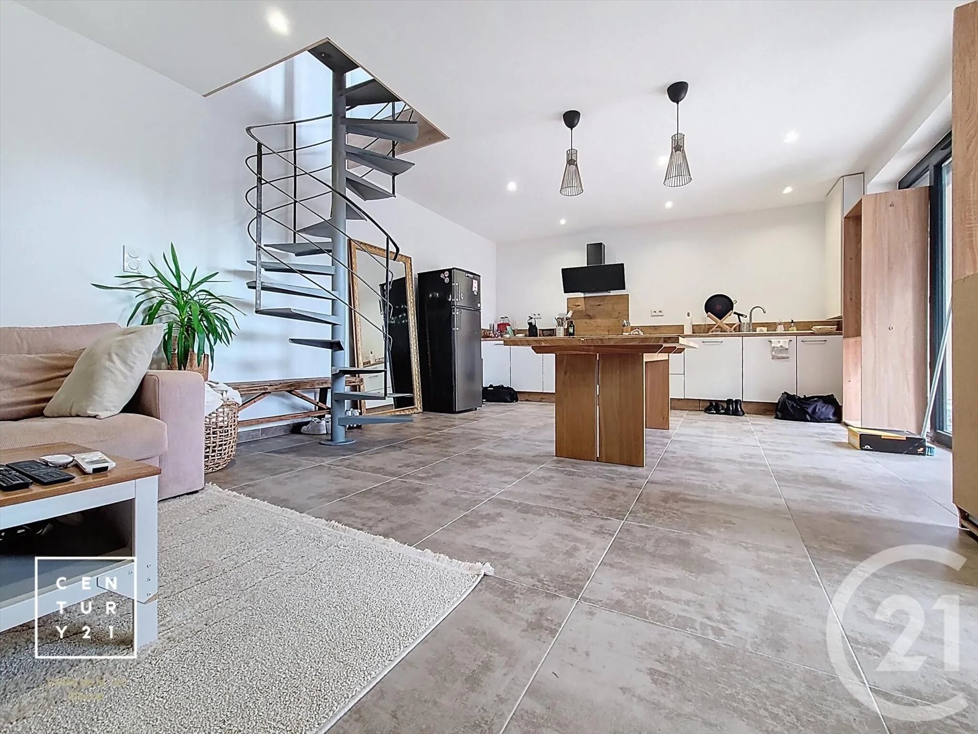 Maison à louer, 60m², Pézilla-la-Rivière