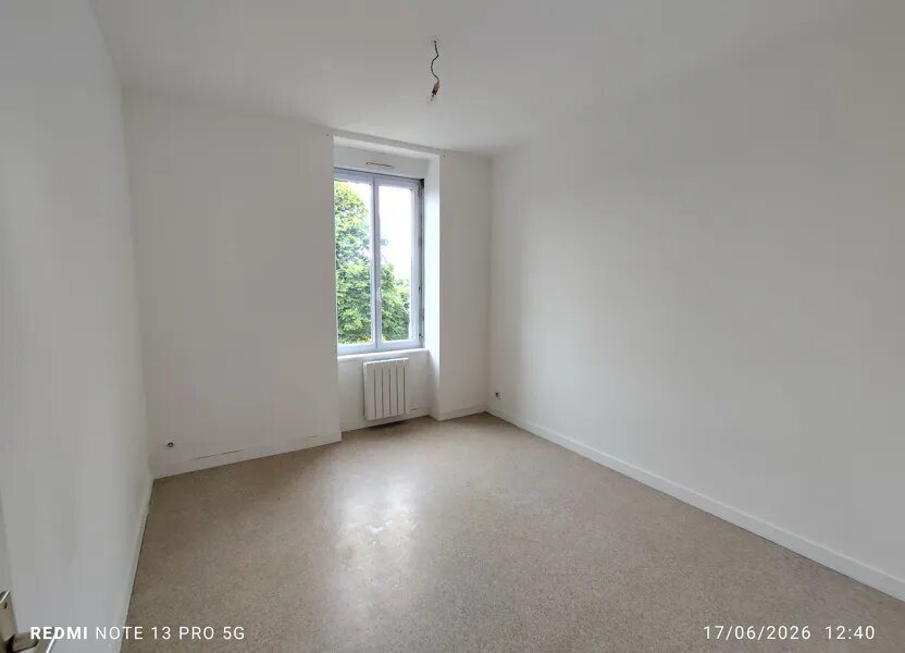 Appartement à louer, 75m², Plounéventer