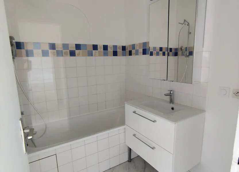 Appartement à louer, 75m², Plounéventer