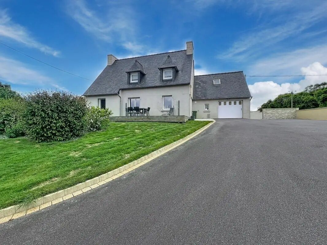 Maison à vendre, 139m², Lampaul-Guimiliau