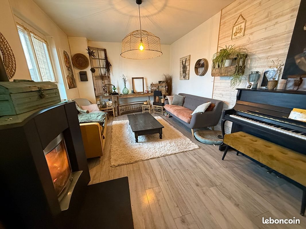Maison à vendre, 122m², Ambierle