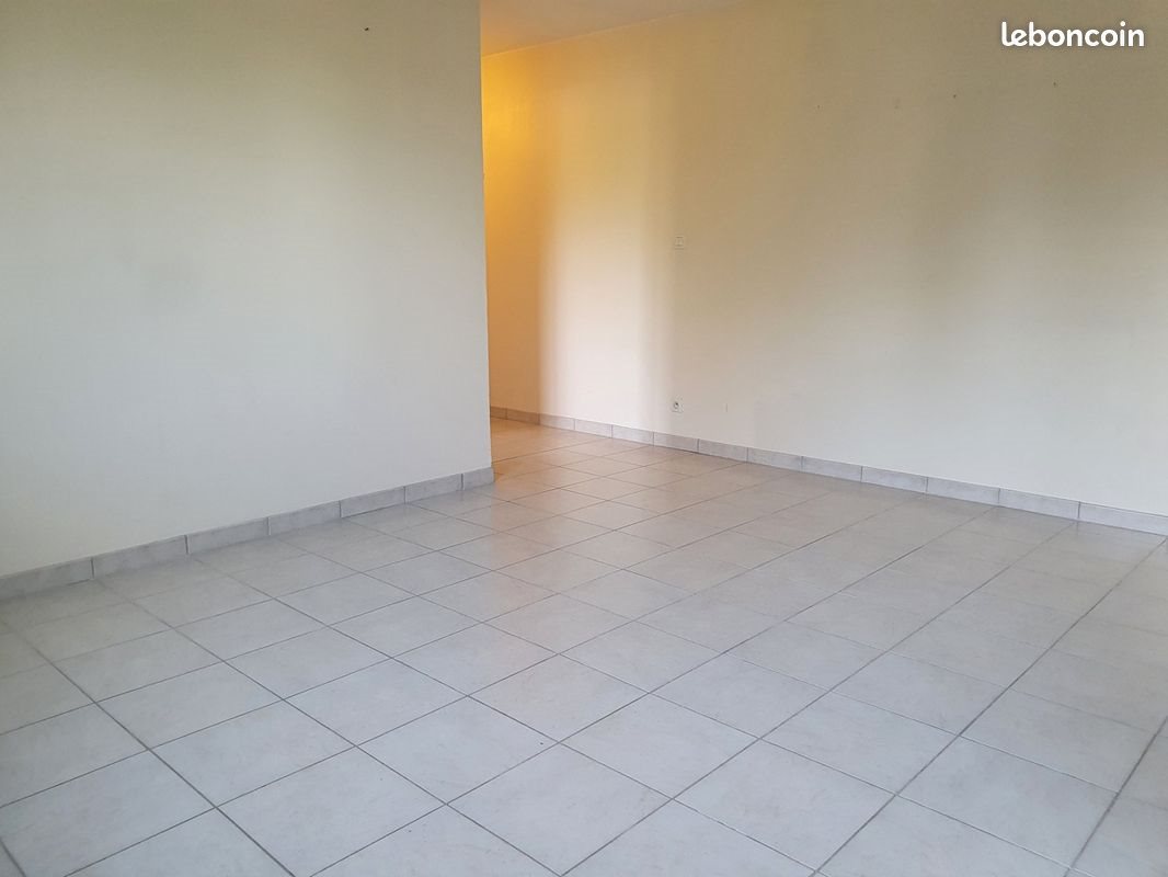 Appartement à louer, 53m², Saint-Julien-les-Villas