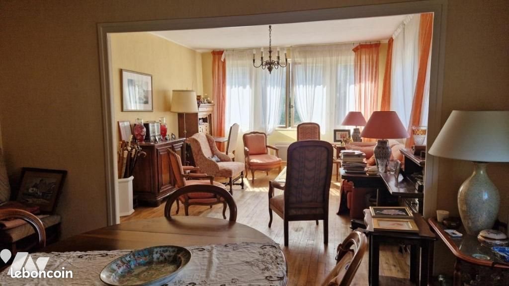 Maison à vendre, 195m², La Ville-ès-Nonais