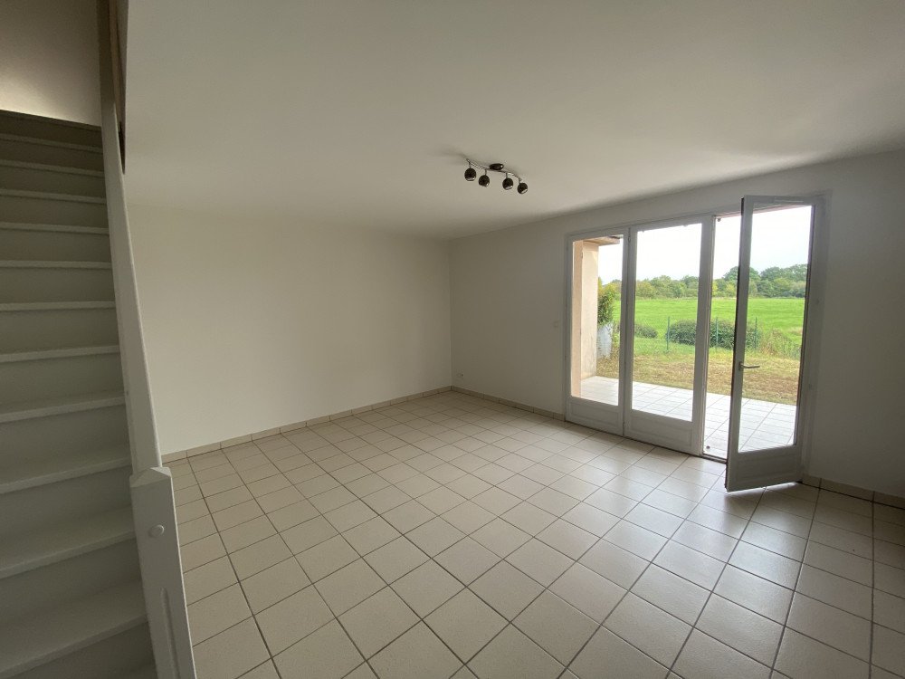 Maison à louer, 3m², Mesnil-Saint-Père