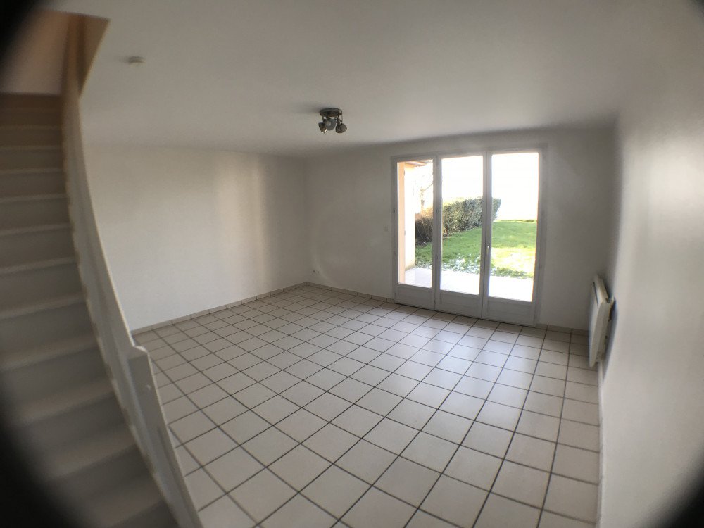 Maison à louer, 3m², Mesnil-Saint-Père