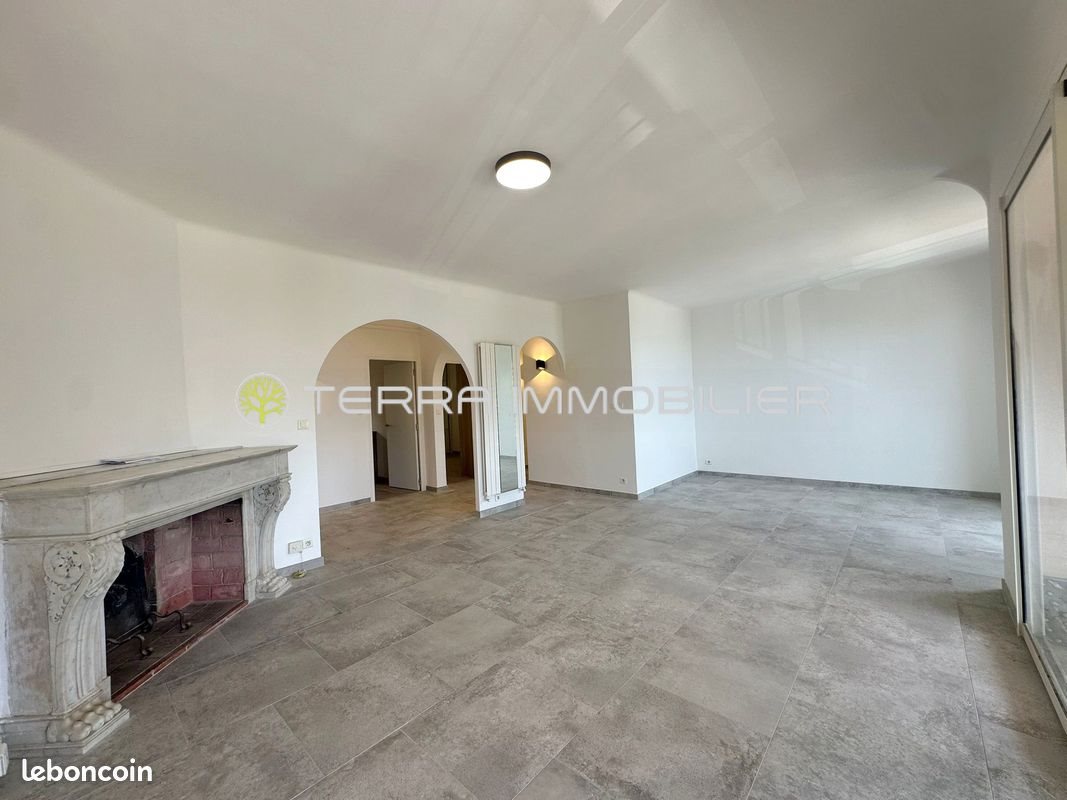 Appartement à louer, 85m², Ajaccio