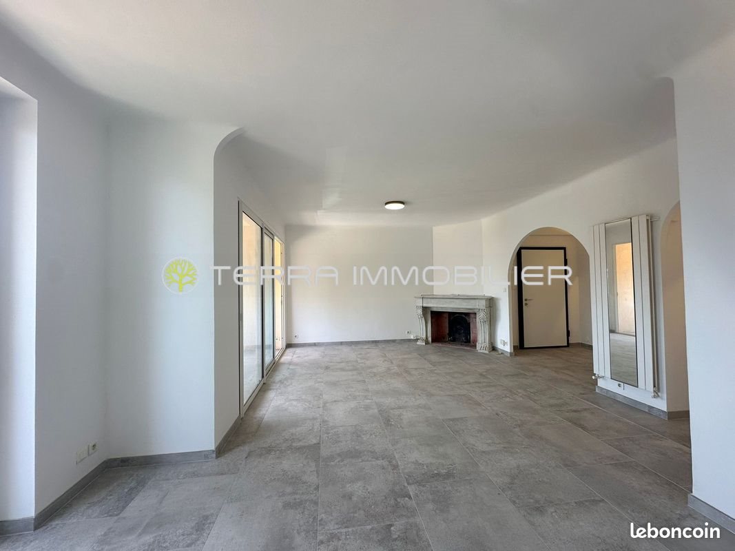 Appartement à louer, 85m², Ajaccio