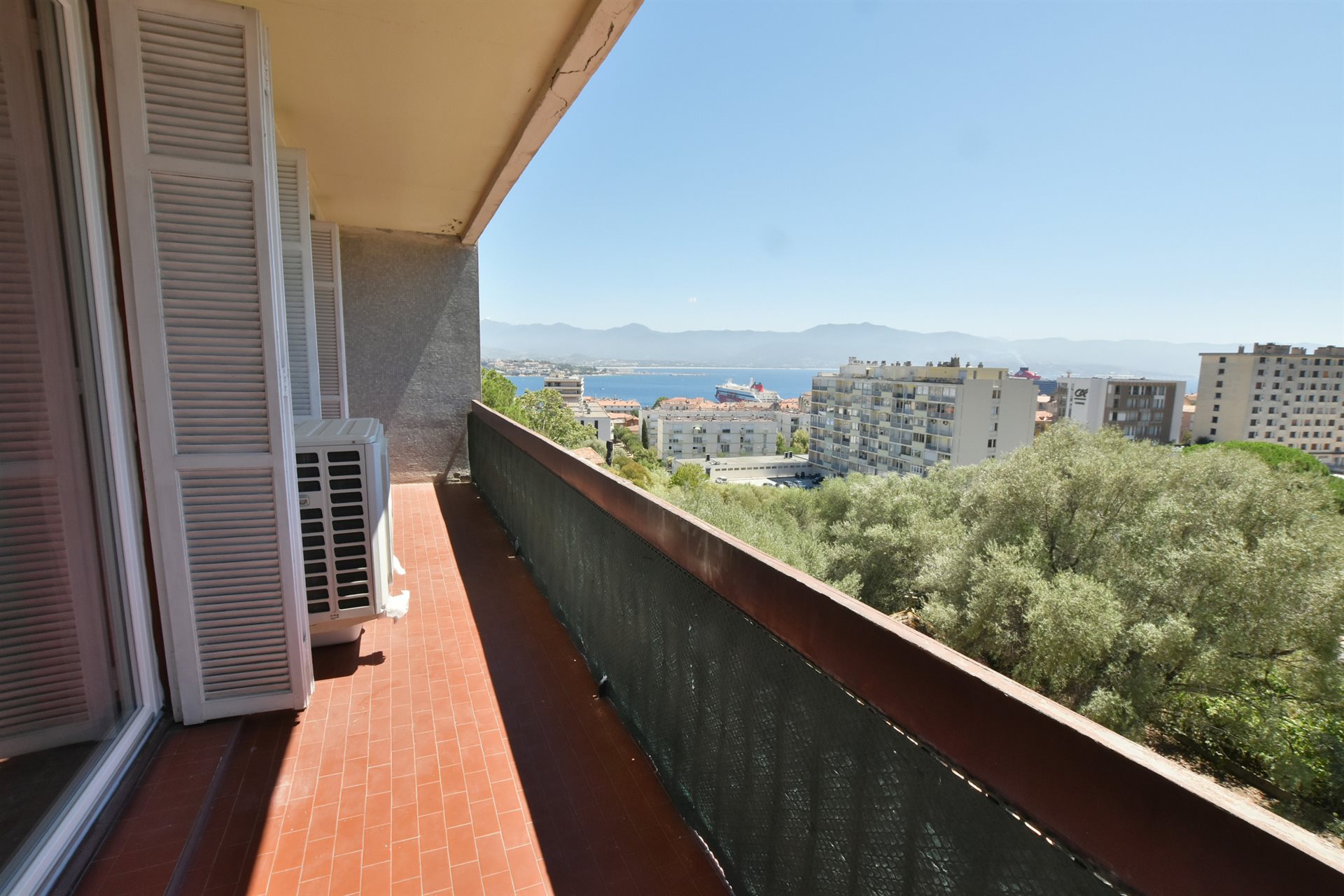 Appartement à louer, 77m², Ajaccio