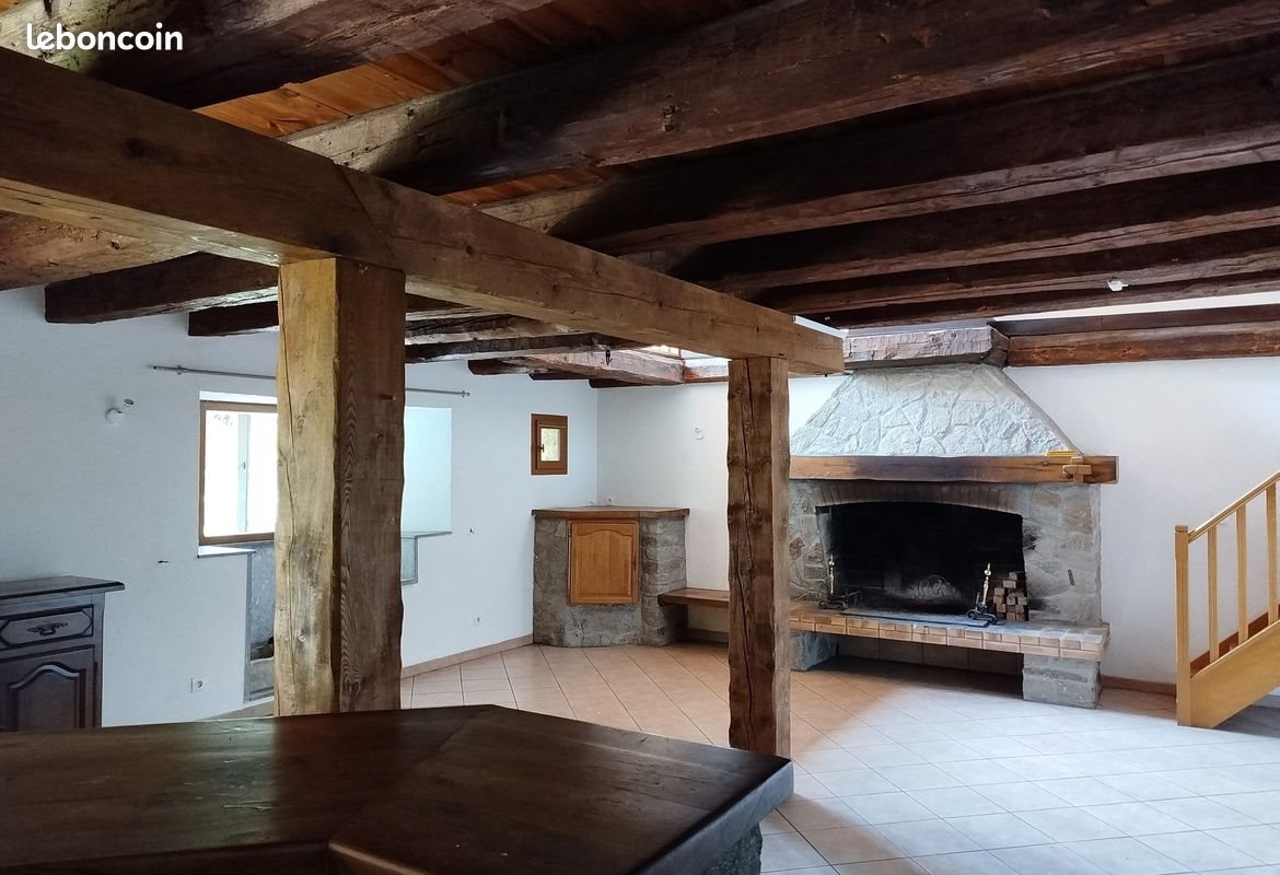 Maison à louer, 219m², Campan
