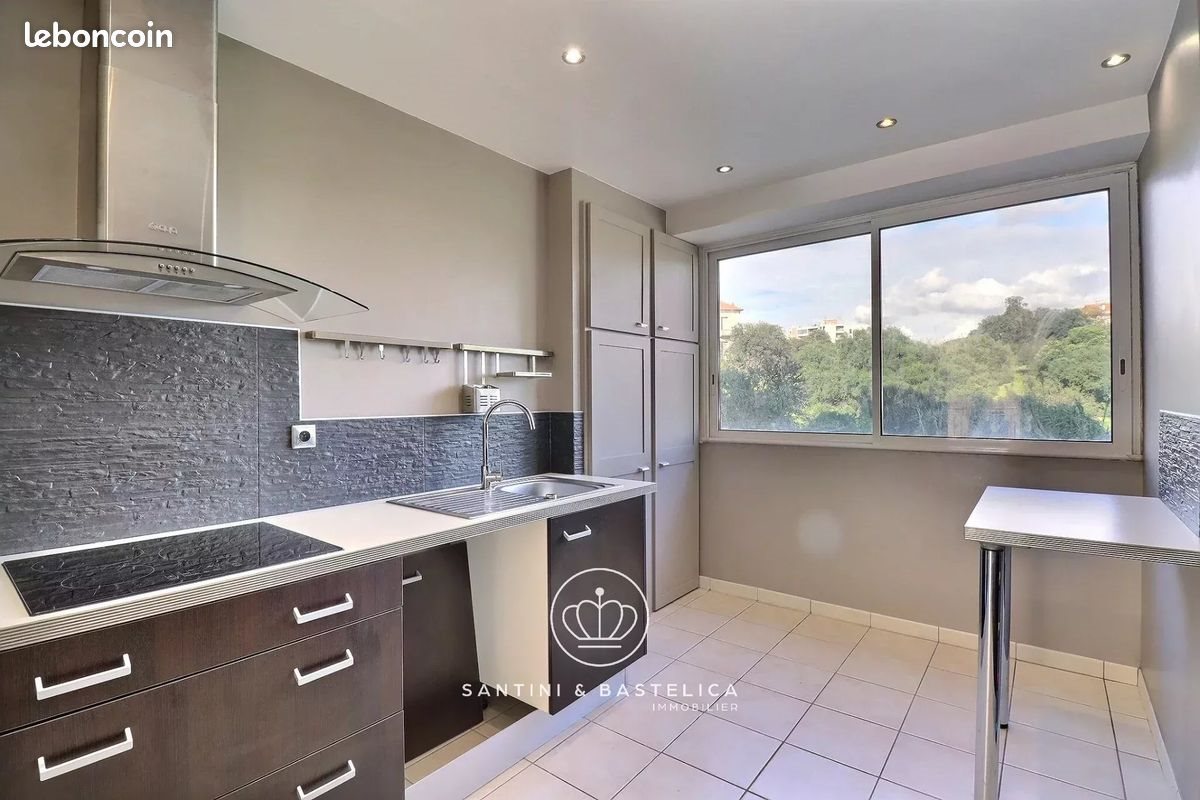Appartement à louer, 69m², Ajaccio