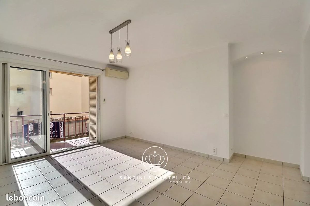 Appartement à louer, 69m², Ajaccio
