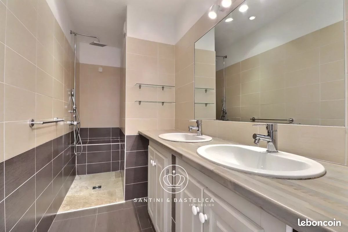 Appartement à louer, 69m², Ajaccio