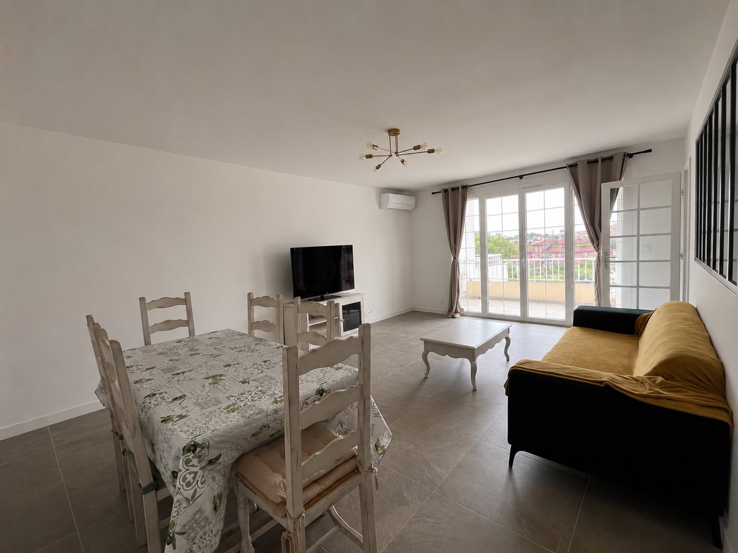 Appartement à louer, 77m², Carqueiranne