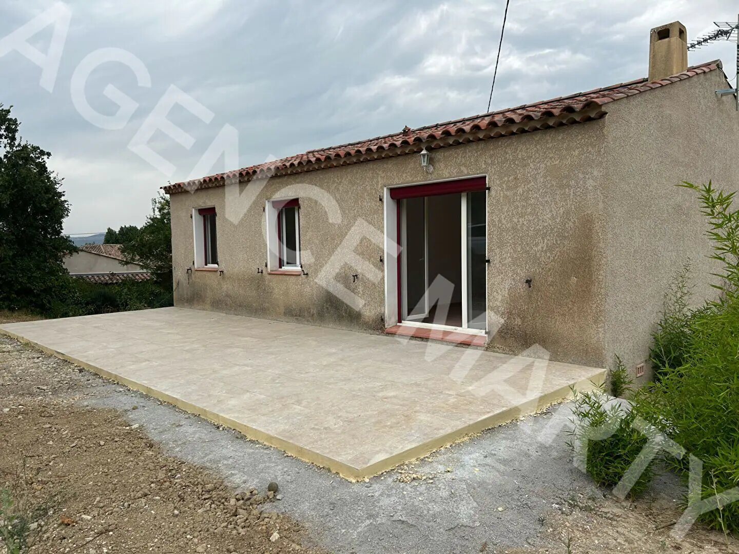 Maison à louer, 79m², Trets