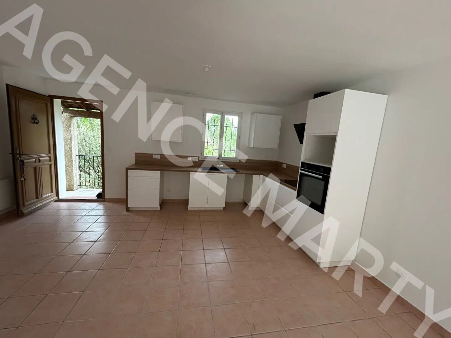 Maison à louer, 79m², Trets