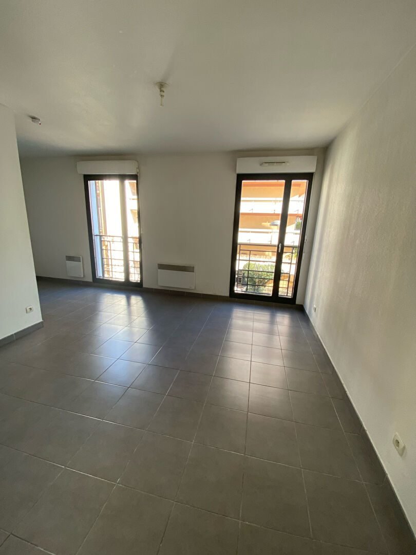 Appartement à louer, 31m², Marseille 2ème