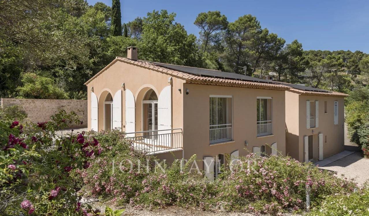 Maison à vendre, 300m², Saint-Marc-Jaumegarde