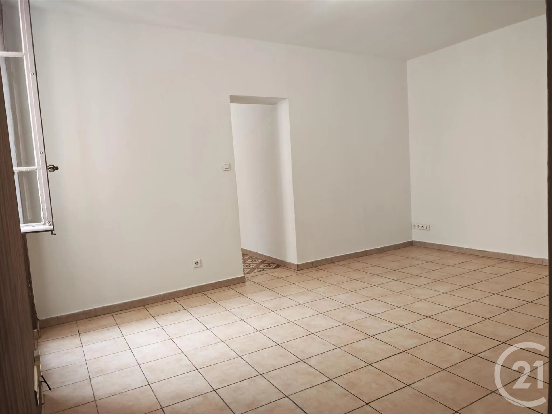 Maison à louer, 61m², Trets