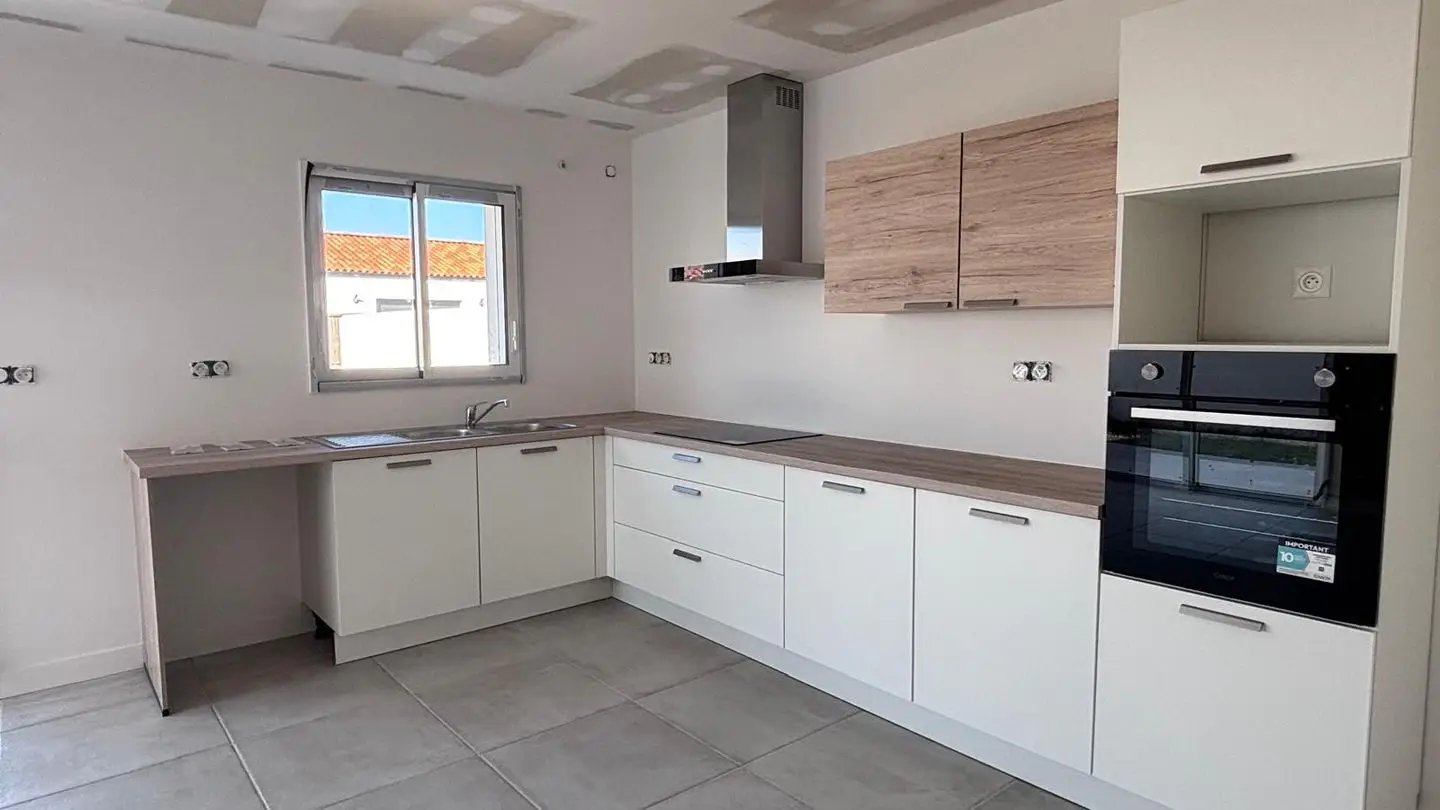 Maison à louer, 101m², Bourgneuf