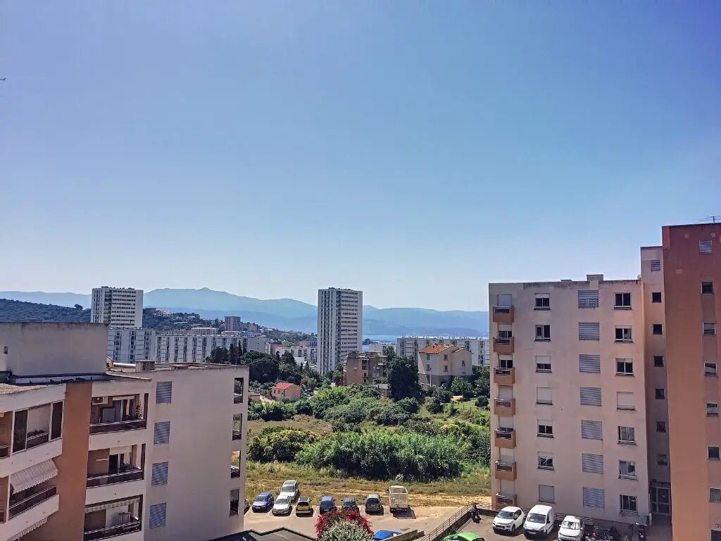 Appartement à louer, 89m², Ajaccio