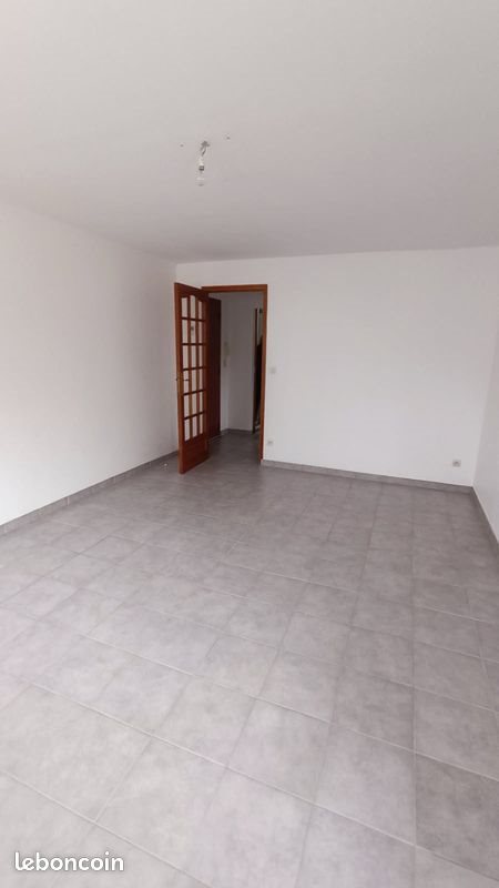 Appartement à louer, 64m², Ménilles