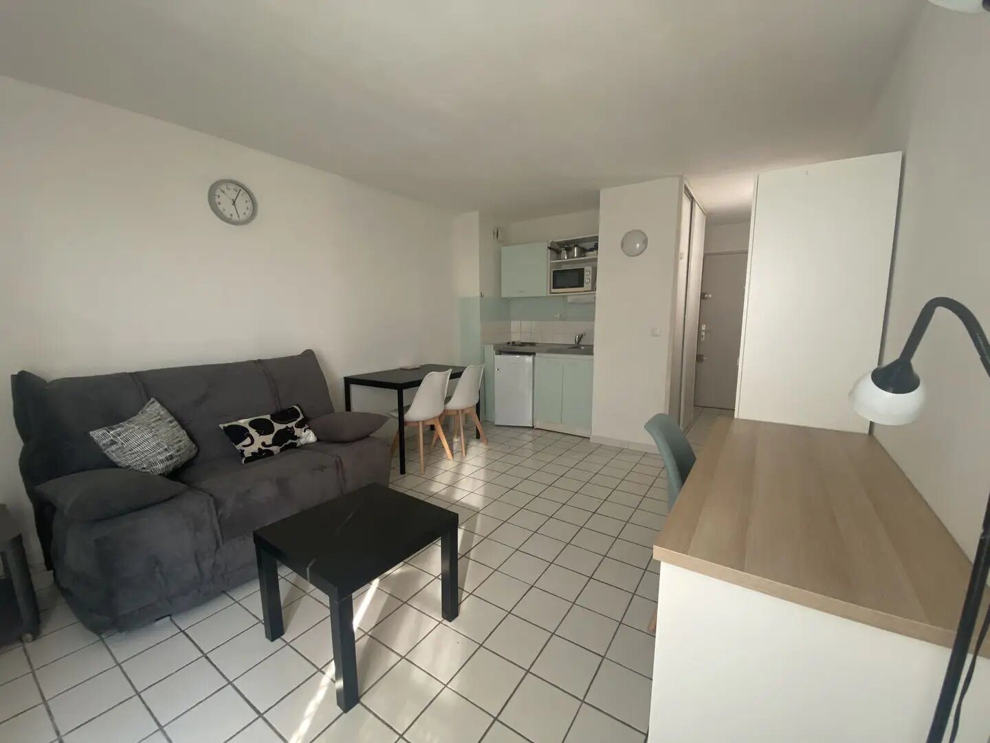 Appartement à louer, 21m², Nîmes