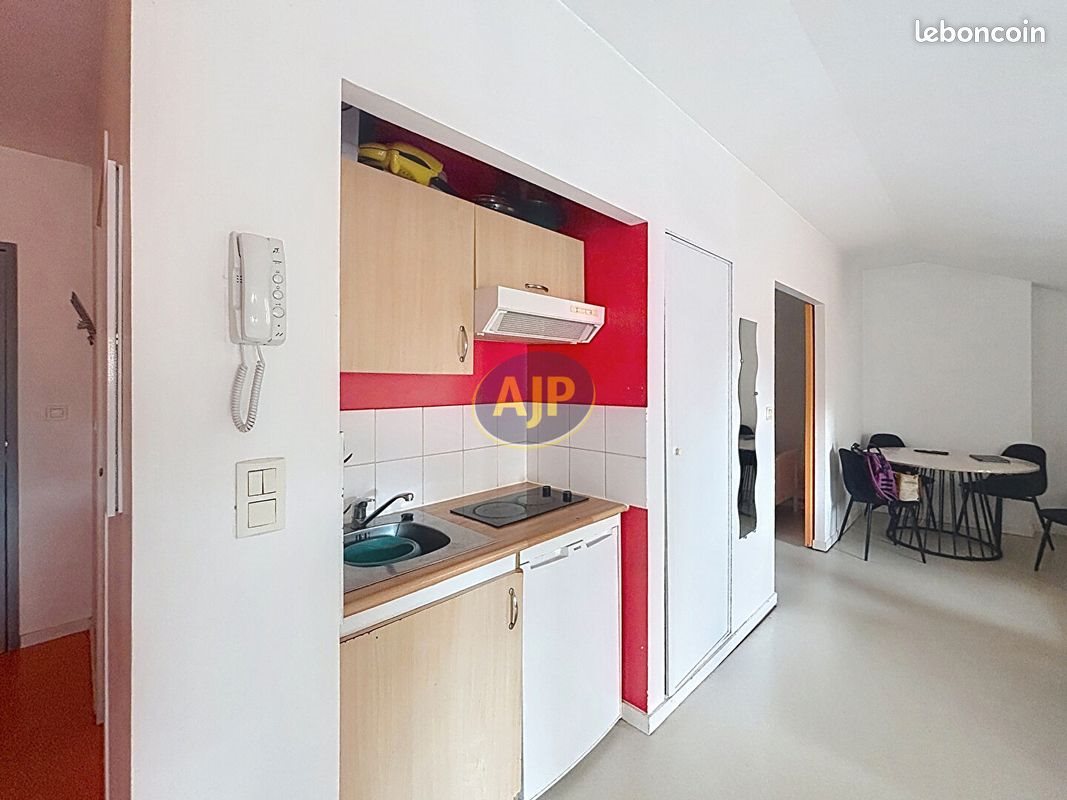 Appartement à louer, 39m², Rochefort